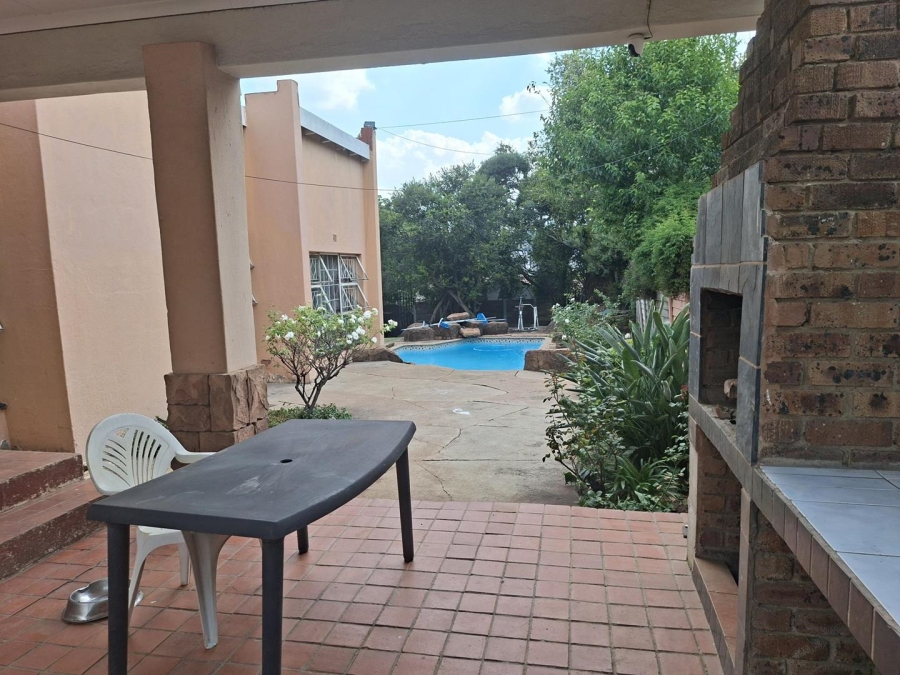 To Let 5 Bedroom Property for Rent in Buccleuch Gauteng