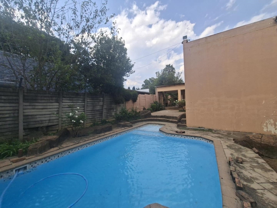 To Let 5 Bedroom Property for Rent in Buccleuch Gauteng