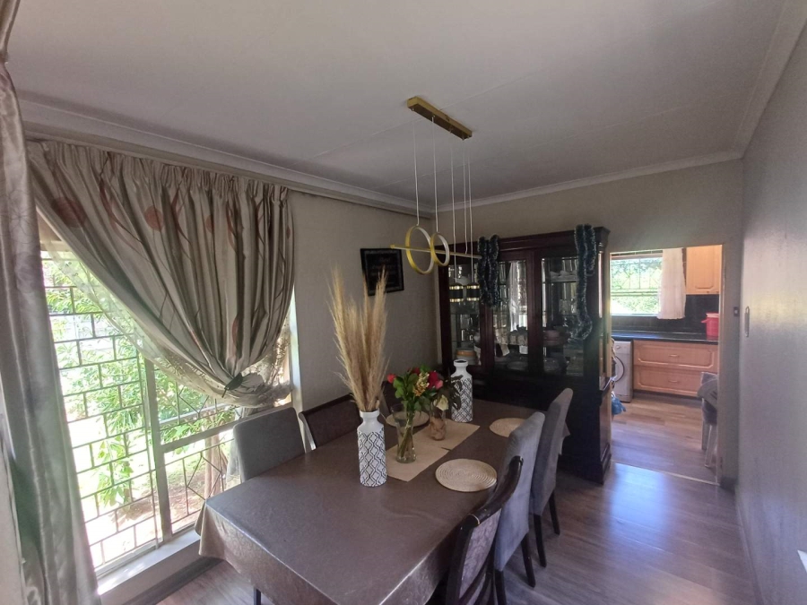 To Let 5 Bedroom Property for Rent in Buccleuch Gauteng