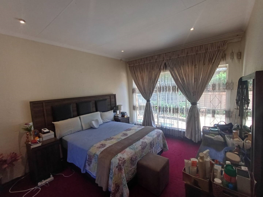 To Let 5 Bedroom Property for Rent in Buccleuch Gauteng