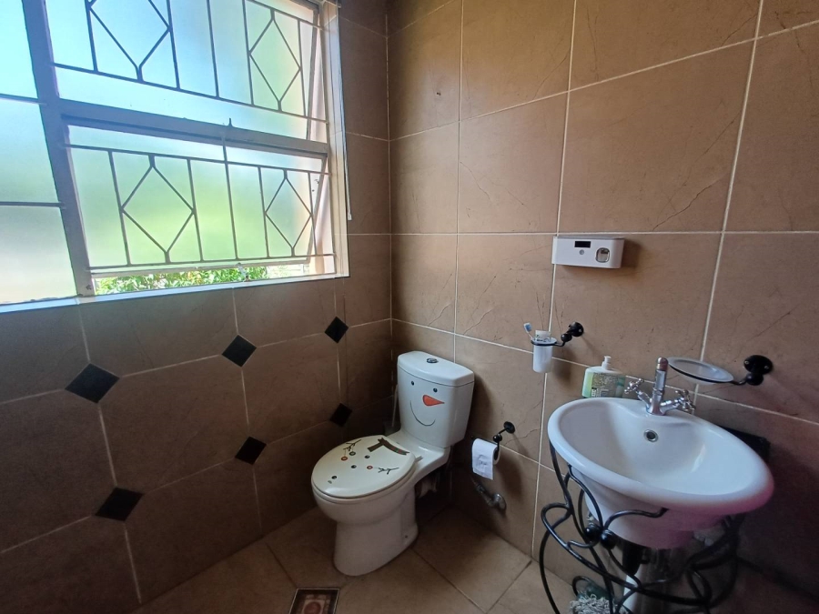 To Let 5 Bedroom Property for Rent in Buccleuch Gauteng
