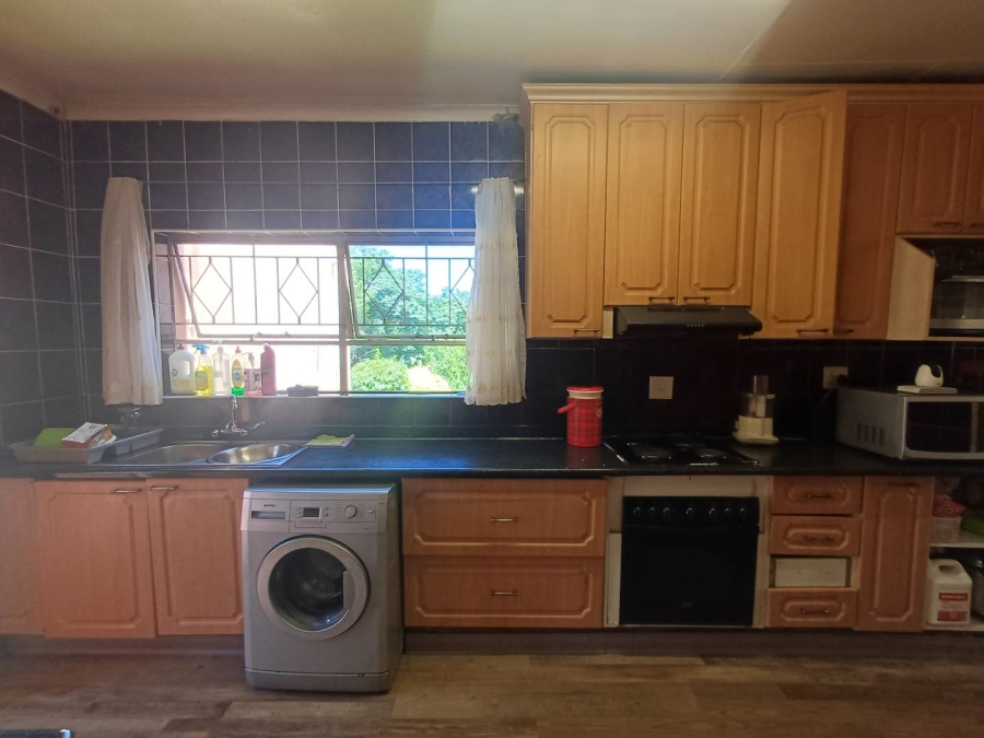 To Let 5 Bedroom Property for Rent in Buccleuch Gauteng