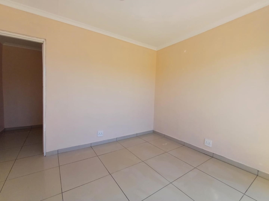To Let 2 Bedroom Property for Rent in Maraisburg Gauteng