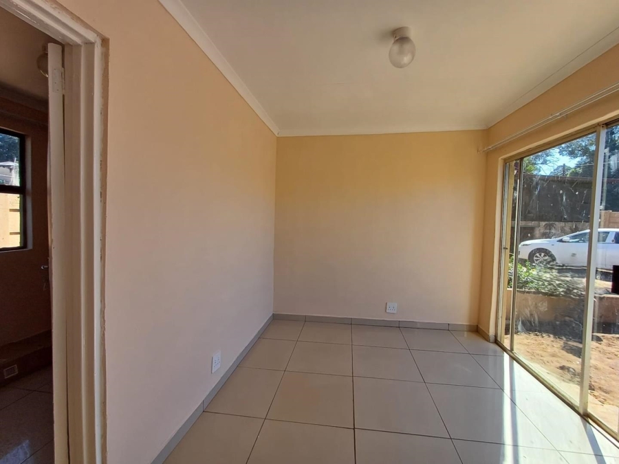 To Let 2 Bedroom Property for Rent in Maraisburg Gauteng