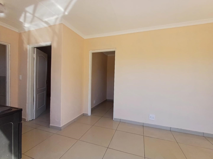 To Let 2 Bedroom Property for Rent in Maraisburg Gauteng
