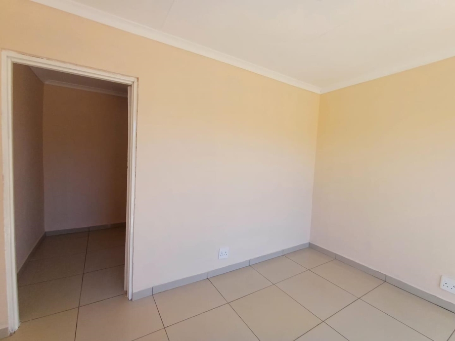 To Let 2 Bedroom Property for Rent in Maraisburg Gauteng