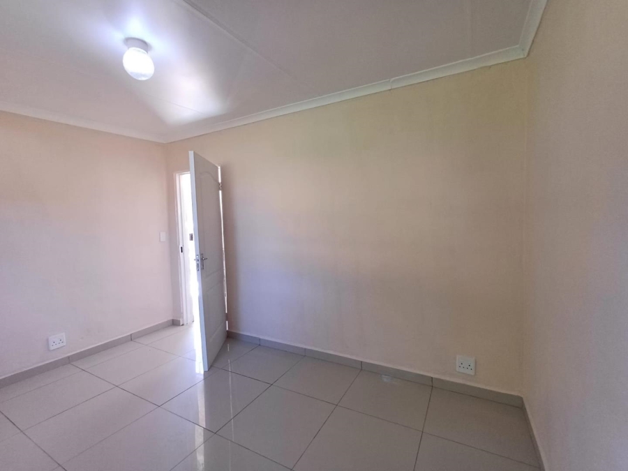 To Let 2 Bedroom Property for Rent in Maraisburg Gauteng