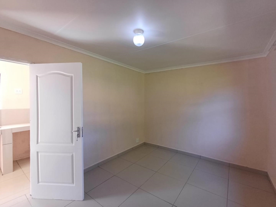 To Let 2 Bedroom Property for Rent in Maraisburg Gauteng