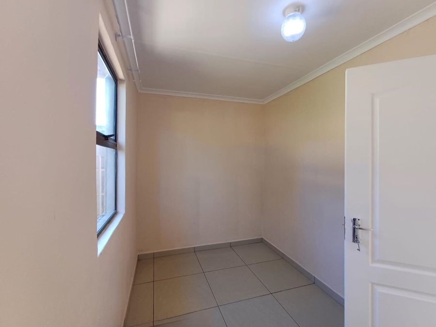 To Let 2 Bedroom Property for Rent in Maraisburg Gauteng