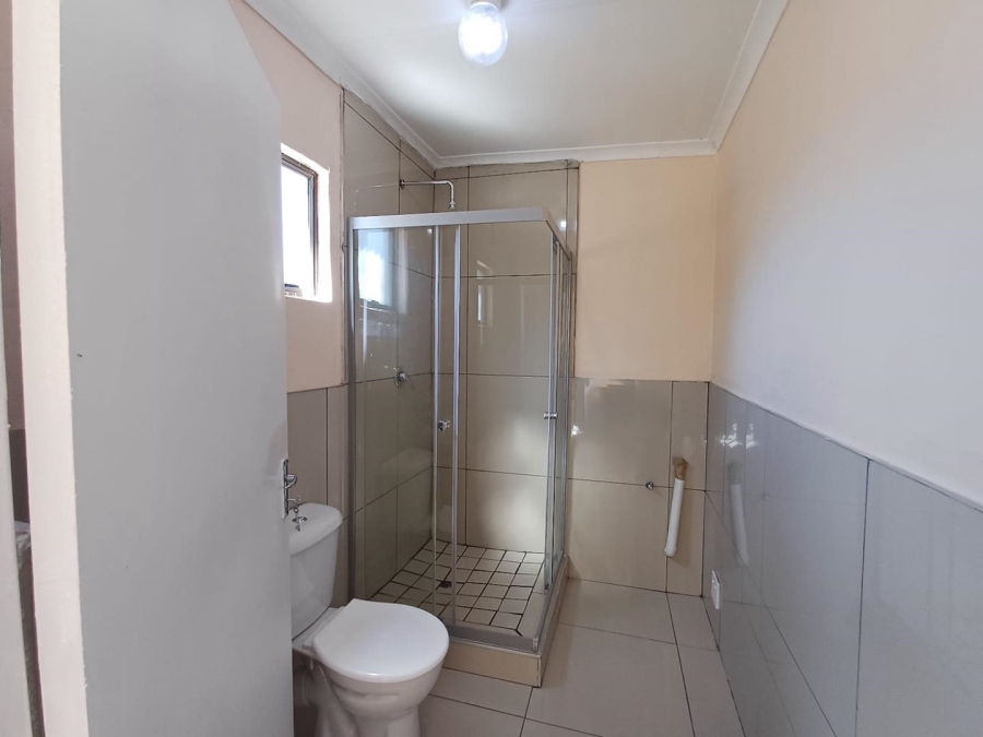 To Let 2 Bedroom Property for Rent in Maraisburg Gauteng