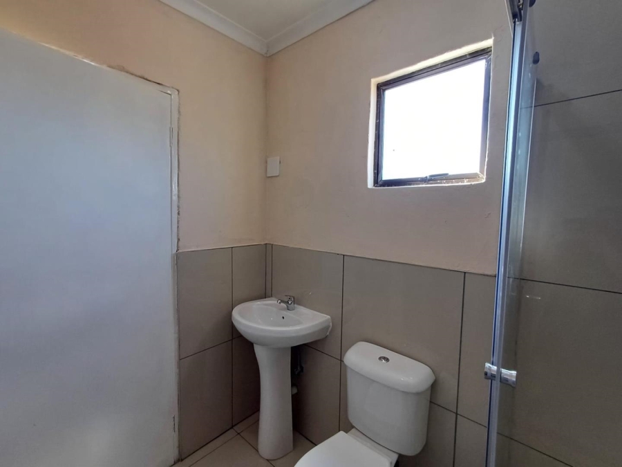 To Let 2 Bedroom Property for Rent in Maraisburg Gauteng