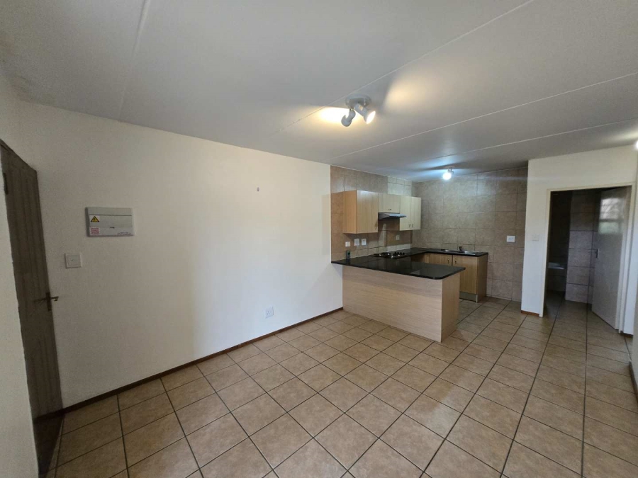 To Let 2 Bedroom Property for Rent in Noordhang Gauteng
