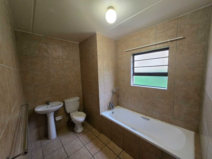 To Let 2 Bedroom Property for Rent in Noordhang Gauteng