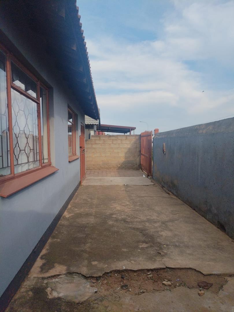 2 Bedroom Property for Sale in Mamelodi Gauteng