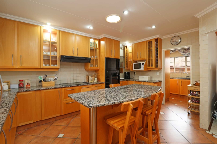 5 Bedroom Property for Sale in Greenhills Gauteng