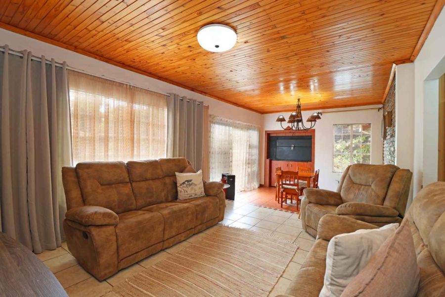 5 Bedroom Property for Sale in Greenhills Gauteng