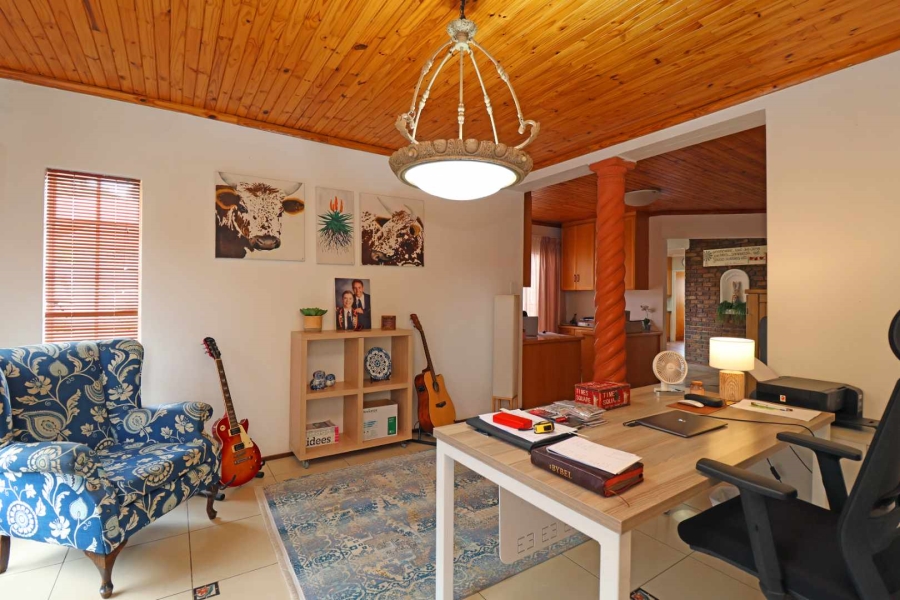 5 Bedroom Property for Sale in Greenhills Gauteng