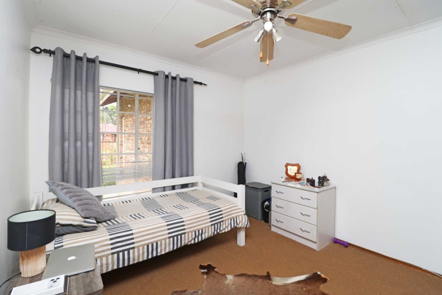 5 Bedroom Property for Sale in Greenhills Gauteng