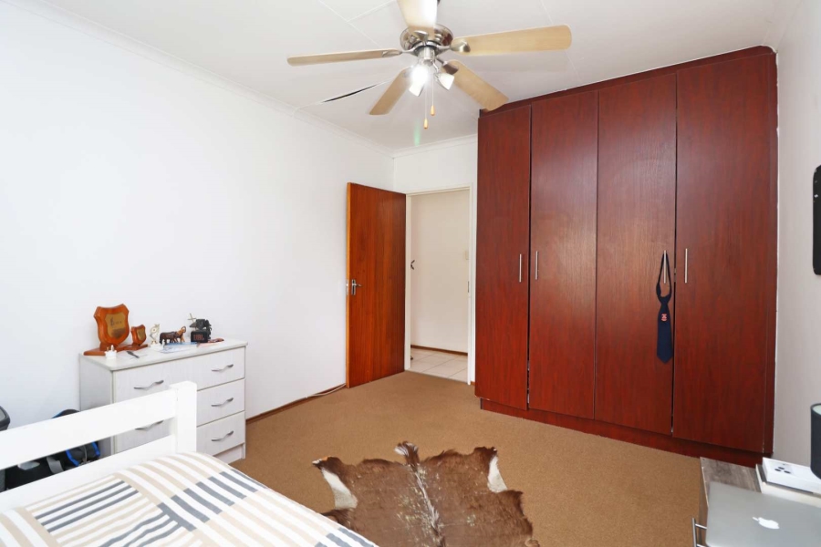 5 Bedroom Property for Sale in Greenhills Gauteng