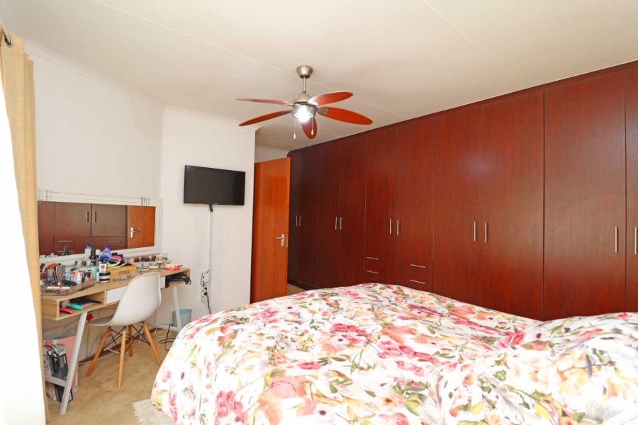 5 Bedroom Property for Sale in Greenhills Gauteng