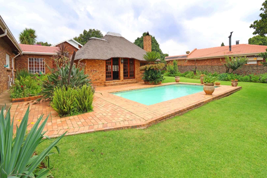 5 Bedroom Property for Sale in Greenhills Gauteng