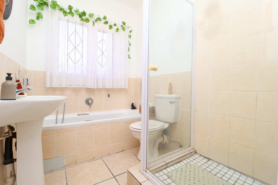 2 Bedroom Property for Sale in Greenhills Gauteng