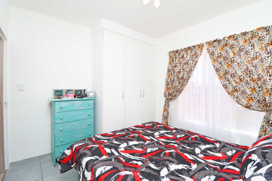 2 Bedroom Property for Sale in Greenhills Gauteng