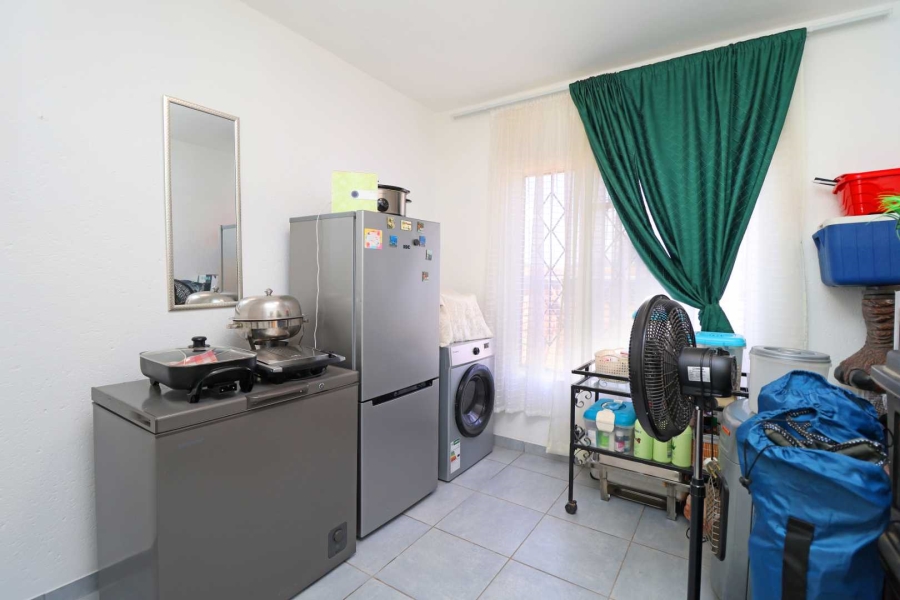 2 Bedroom Property for Sale in Greenhills Gauteng