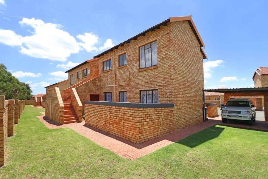 2 Bedroom Property for Sale in Greenhills Gauteng