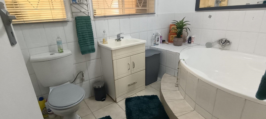 4 Bedroom Property for Sale in Albertville Gauteng