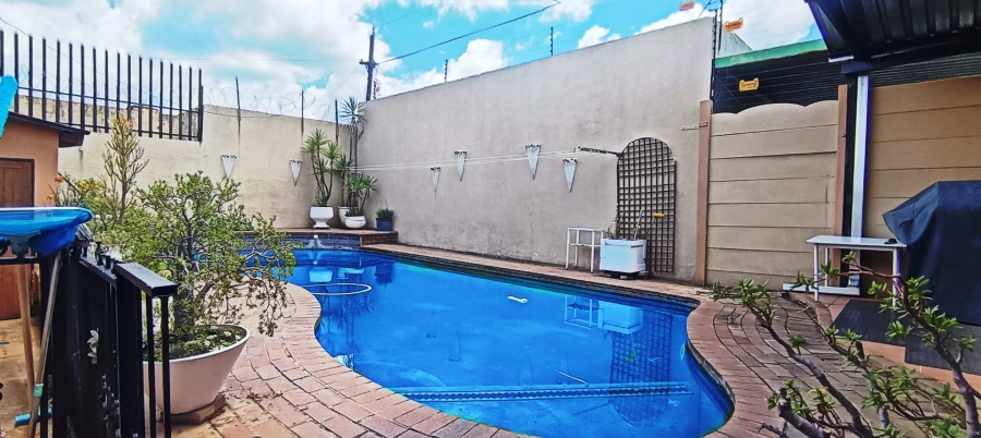 4 Bedroom Property for Sale in Albertville Gauteng