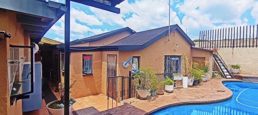 4 Bedroom Property for Sale in Albertville Gauteng