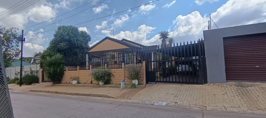 4 Bedroom Property for Sale in Albertville Gauteng