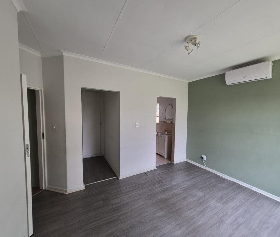2 Bedroom Property for Sale in Rietvalleirand Gauteng