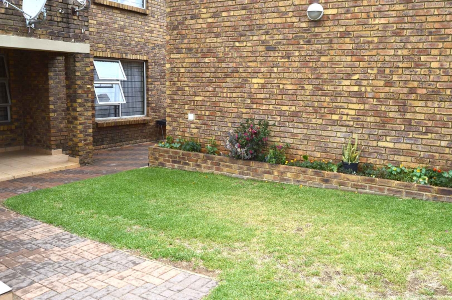 2 Bedroom Property for Sale in Birchleigh Gauteng