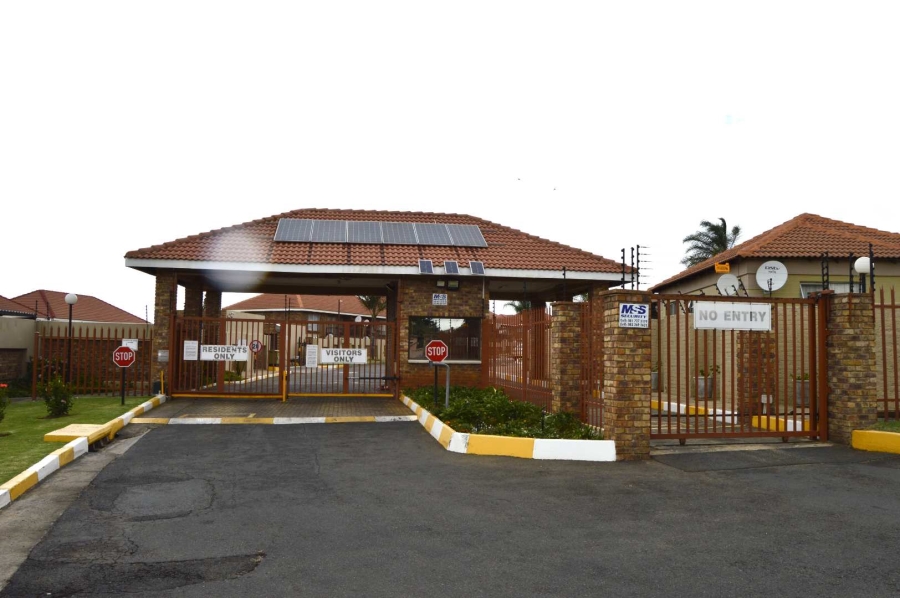 2 Bedroom Property for Sale in Birchleigh Gauteng