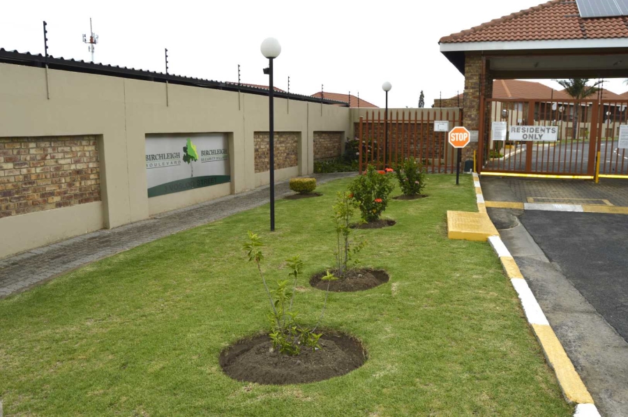 2 Bedroom Property for Sale in Birchleigh Gauteng