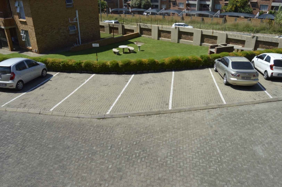 2 Bedroom Property for Sale in Birchleigh Gauteng