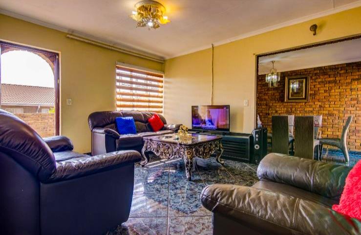 2 Bedroom Property for Sale in Norkem Park Gauteng