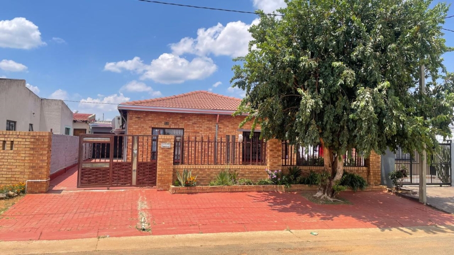 3 Bedroom Property for Sale in Orange Farm Gauteng
