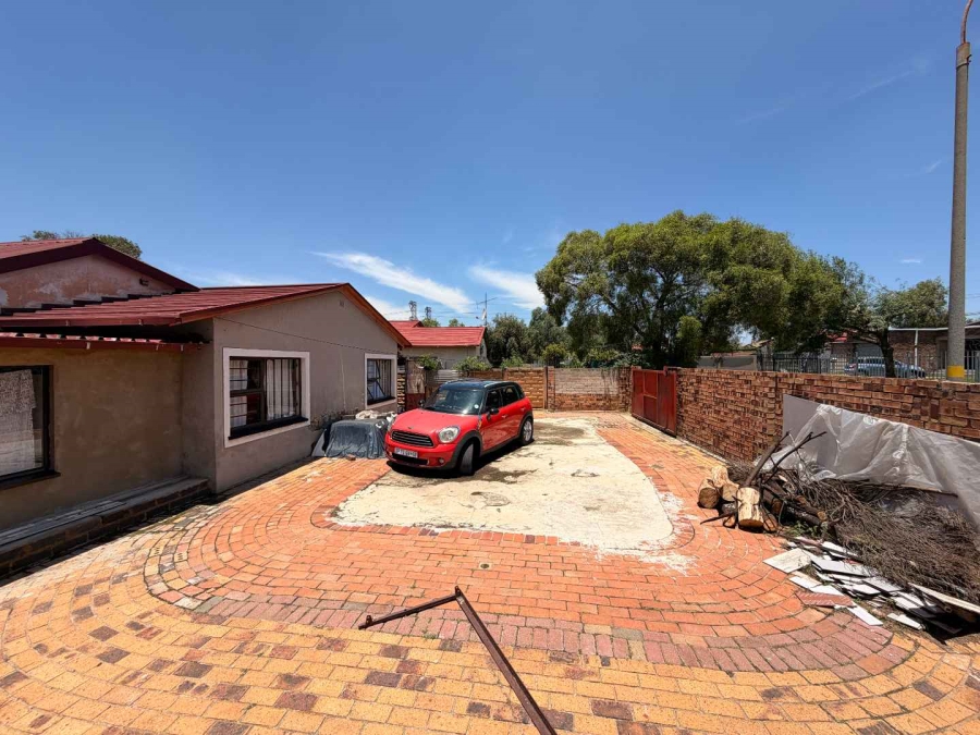5 Bedroom Property for Sale in Kempton Park West Gauteng