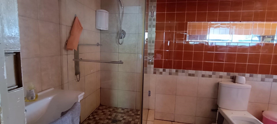 5 Bedroom Property for Sale in Kempton Park West Gauteng