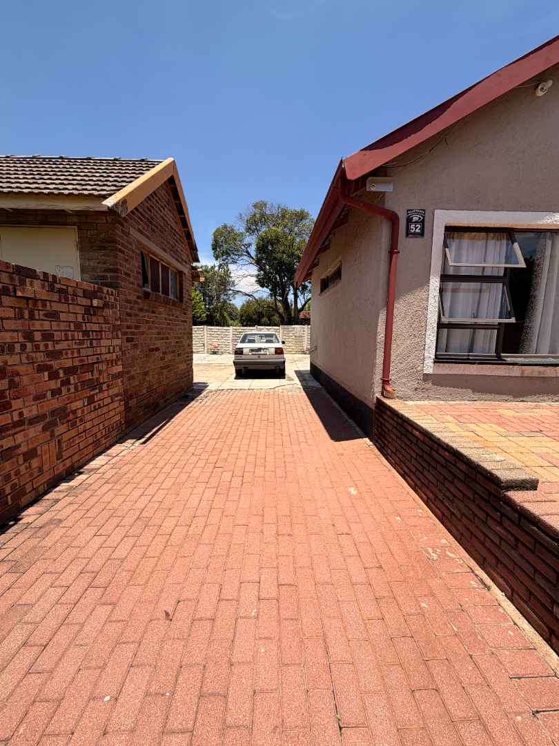 5 Bedroom Property for Sale in Kempton Park West Gauteng