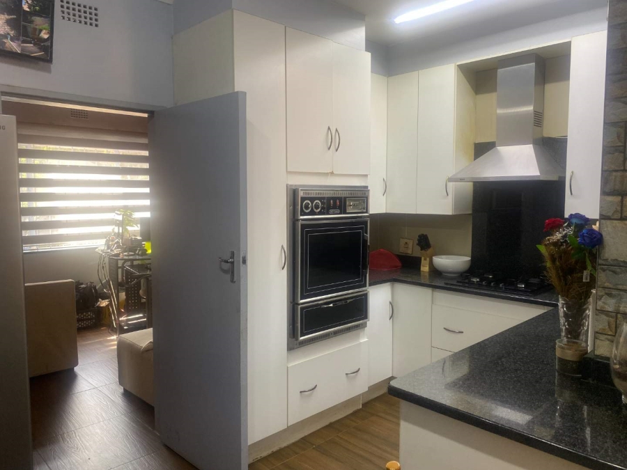 4 Bedroom Property for Sale in Gallo Manor Gauteng