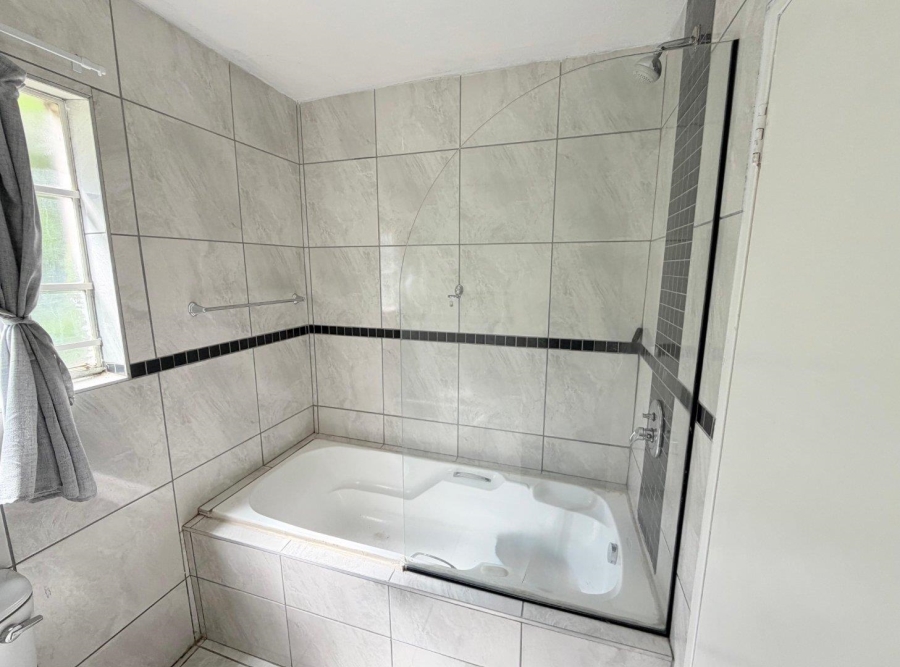2 Bedroom Property for Sale in Bassonia Gauteng