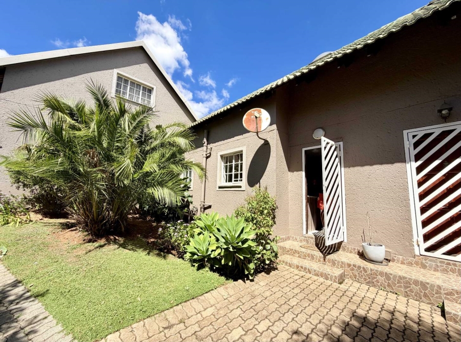 2 Bedroom Property for Sale in Bassonia Gauteng