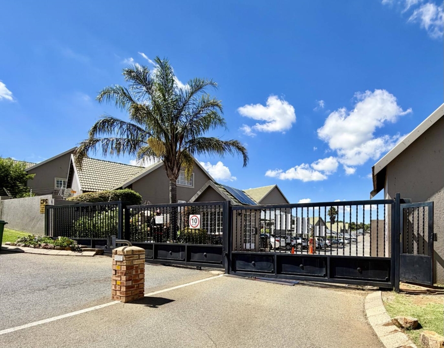 2 Bedroom Property for Sale in Bassonia Gauteng