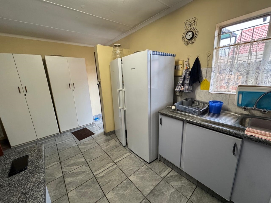 3 Bedroom Property for Sale in Die Hoewes Gauteng