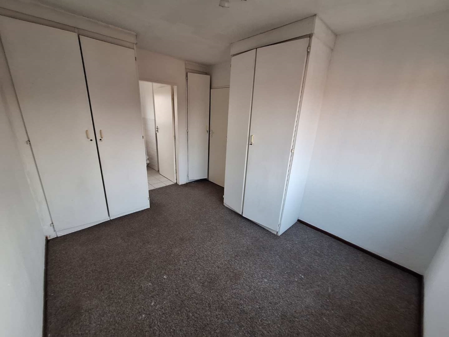 To Let 1 Bedroom Property for Rent in Weltevreden Park Gauteng