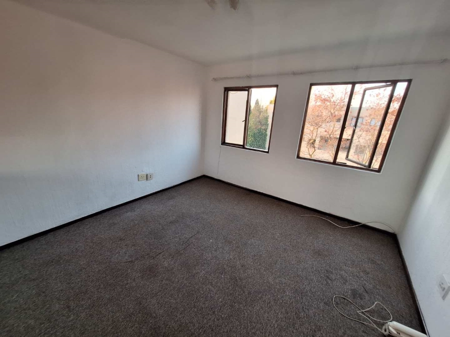 To Let 1 Bedroom Property for Rent in Weltevreden Park Gauteng